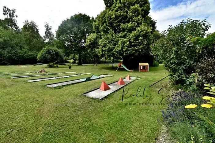 Prodej apartmánu, Hranice, 297 m2