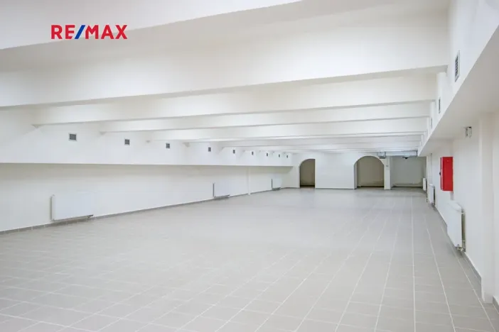 Prodej obchodního prostoru, Kladno, U tržnice, 460 m2