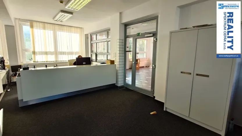 Pronájem kanceláře, Lišov, Hůrecká, 235 m2