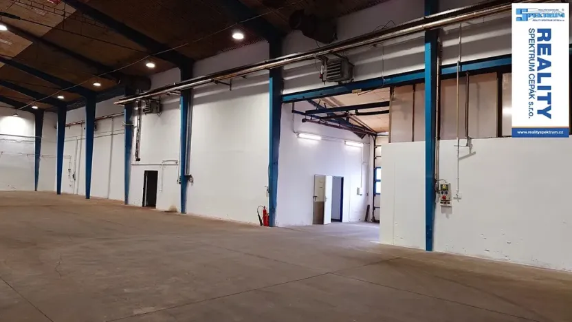 Pronájem skladu, Lišov, Hůrecká, 1768 m2