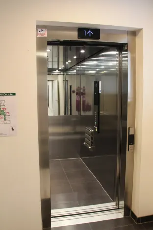 Pronájem skladu, Praha - Vysočany, Strnadových, 2 m2