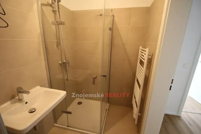 Pronájem bytu 1+kk, Znojmo, Jarošova, 29 m2