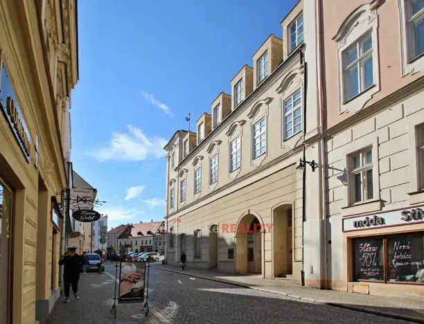 Pronájem kanceláře, Znojmo, 1000 m2