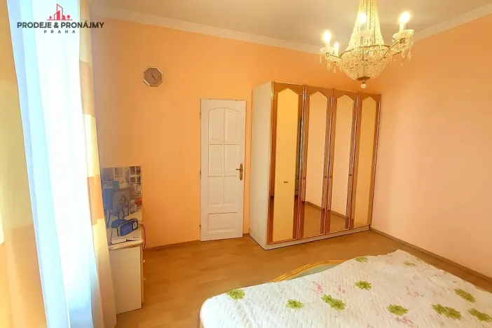 Prodej vily, Praha - Suchdol, 243 m2