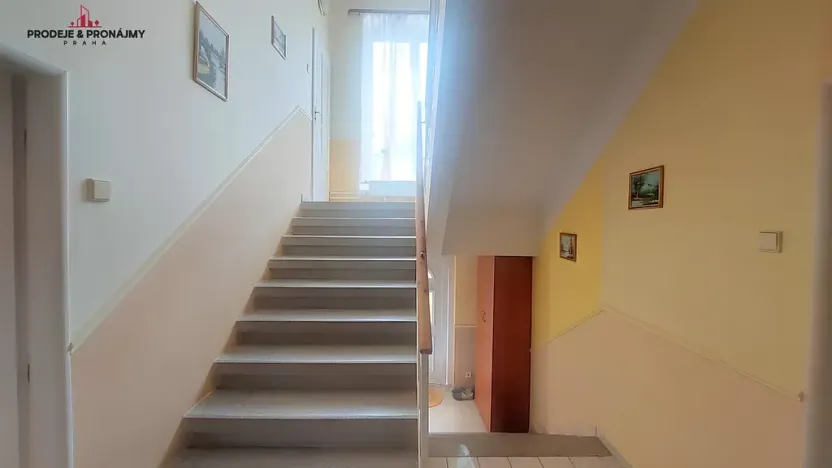 Prodej vily, Praha - Suchdol, 243 m2