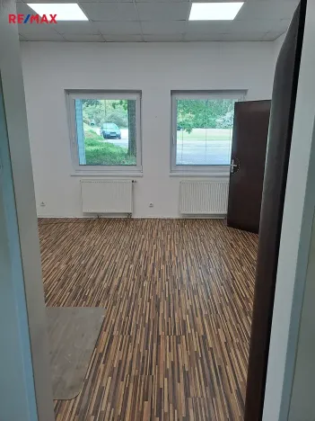 Pronájem kanceláře, Praha - Řepy, Třanovského, 143 m2