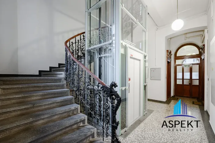 Pronájem bytu 2+1, Praha - Vinohrady, Lužická, 66 m2