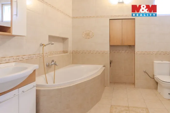 Prodej rodinného domu, Uherské Hradiště, U Stadionu, 300 m2