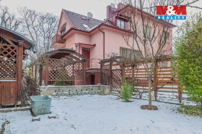 Prodej rodinného domu, Uherské Hradiště, U Stadionu, 300 m2