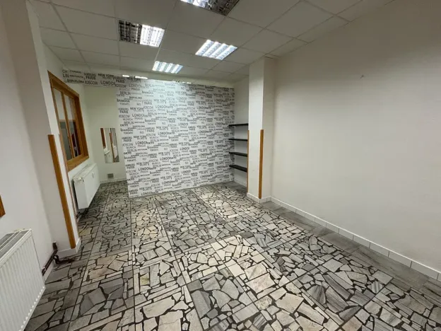 Pronájem obchodního prostoru, Jeseník, Masarykovo nám., 78 m2