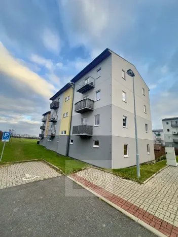 Pronájem bytu 2+kk, Kladno, Generála Selnera, 41 m2