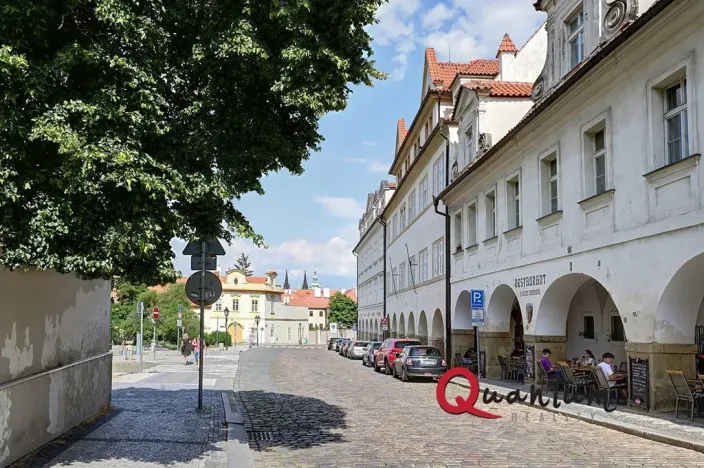Pronájem kanceláře, Praha - Hradčany, Loretánské náměstí, 18 m2