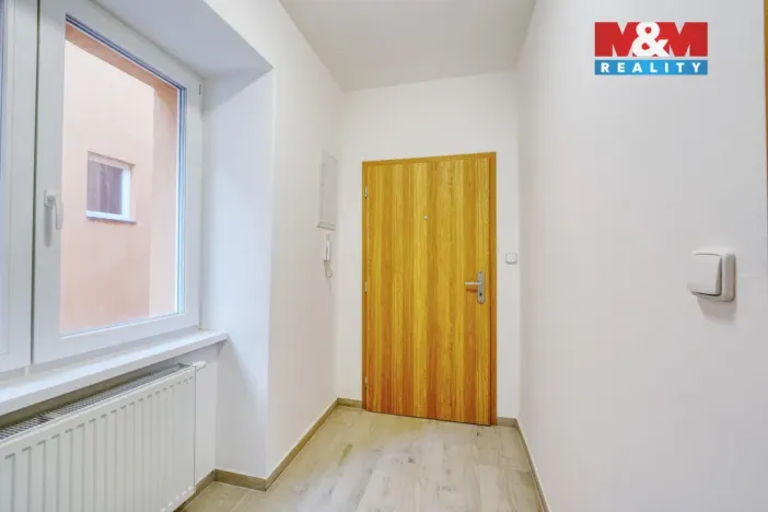 Pronájem bytu 1+1, Plzeň - Jižní Předměstí, Husova, 35 m2