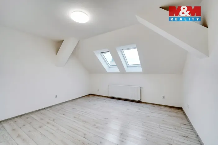 Pronájem bytu 1+1, Plzeň - Jižní Předměstí, Husova, 33 m2