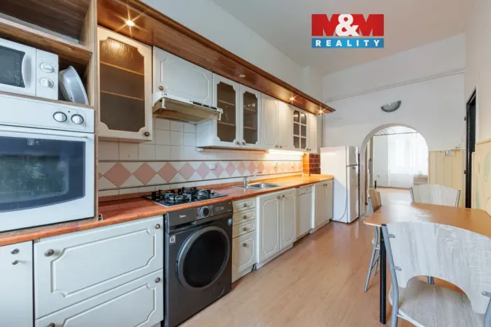 Pronájem bytu 1+1, Karlovy Vary, Jaltská, 42 m2