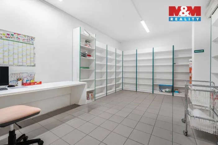 Pronájem obchodního prostoru, Ústí nad Labem - Severní Terasa, Šrámkova, 181 m2