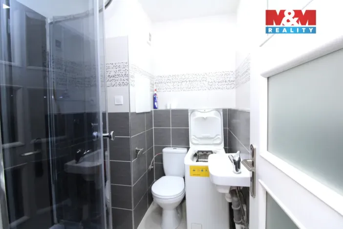 Pronájem bytu 1+kk, Praha, Rýmařovská, 26 m2