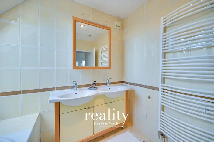 Prodej rodinného domu, Hodonice, 480 m2