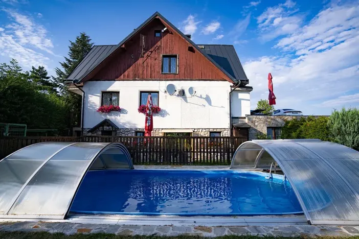 Prodej rodinného domu, Strážné, 450 m2