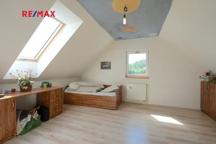 Prodej kanceláře, Lomnice, 298 m2