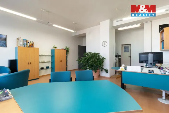 Prodej obchodního prostoru, Bruntál, nám. Míru, 720 m2