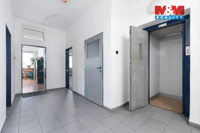 Prodej obchodního prostoru, Bruntál, nám. Míru, 720 m2