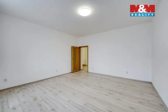 Pronájem bytu 2+kk, Plzeň - Jižní Předměstí, Husova, 43 m2