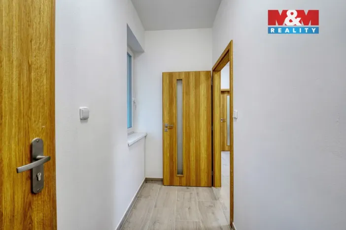 Pronájem bytu 2+kk, Plzeň - Jižní Předměstí, Husova, 43 m2