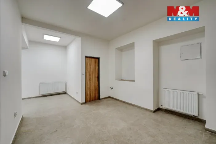 Pronájem obchodního prostoru, Plzeň - Jižní Předměstí, Husova, 51 m2