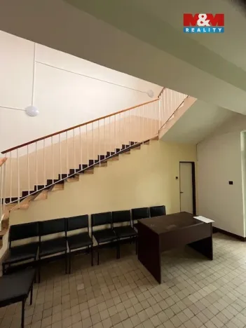 Pronájem kanceláře, Bruntál, Rýmařovská, 600 m2