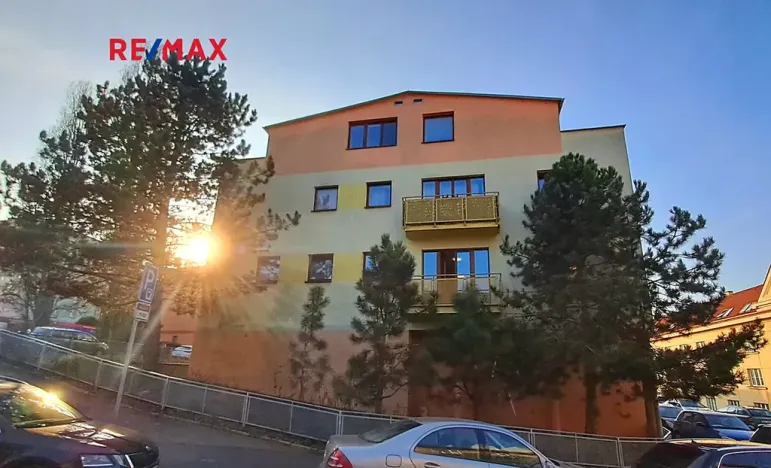 Pronájem bytu 2+kk, Praha - Vysočany, U Kloubových domů, 69 m2