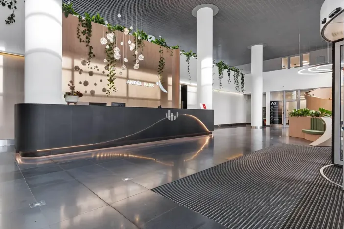 Pronájem kanceláře, Praha - Smíchov, Radlická, 881 m2