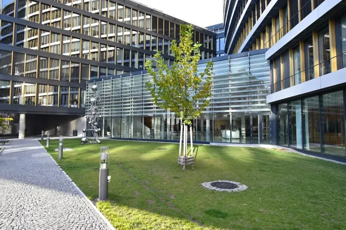 Pronájem kanceláře, Praha - Nusle, Pikrtova, 351 m2