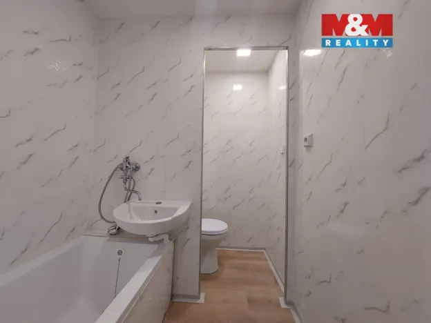 Pronájem bytu 1+1, Klášterec nad Ohří - Miřetice u Klášterce nad Ohří, Dlouhá, 36 m2