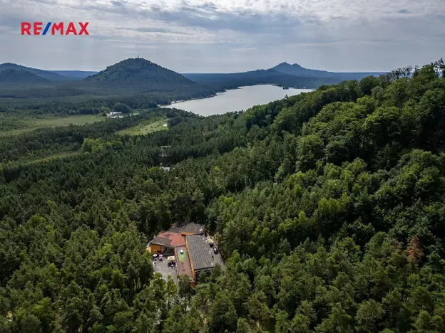 Prodej ubytování, Doksy, Pod Borným, 1700 m2