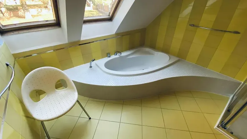 Pronájem bytu 3+1, Brno, Libušino údolí, 160 m2