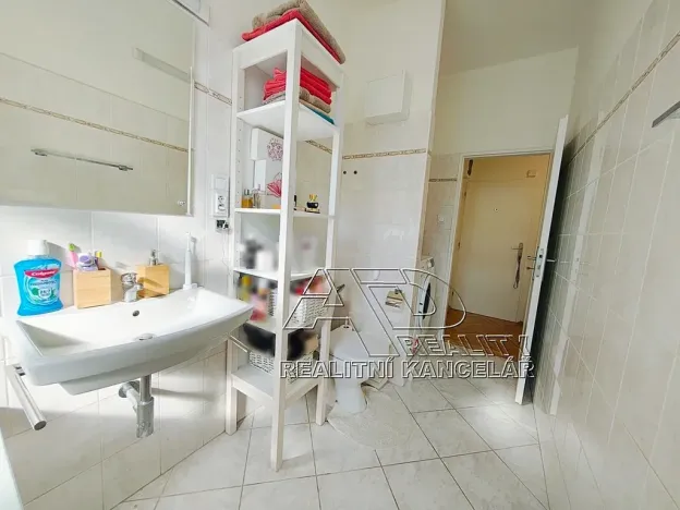 Prodej bytu 2+kk, Praha - Vršovice, Kišiněvská, 48 m2