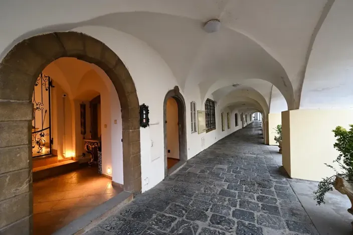 Pronájem obchodního prostoru, Praha - Malá Strana, Maltézské náměstí, 71 m2