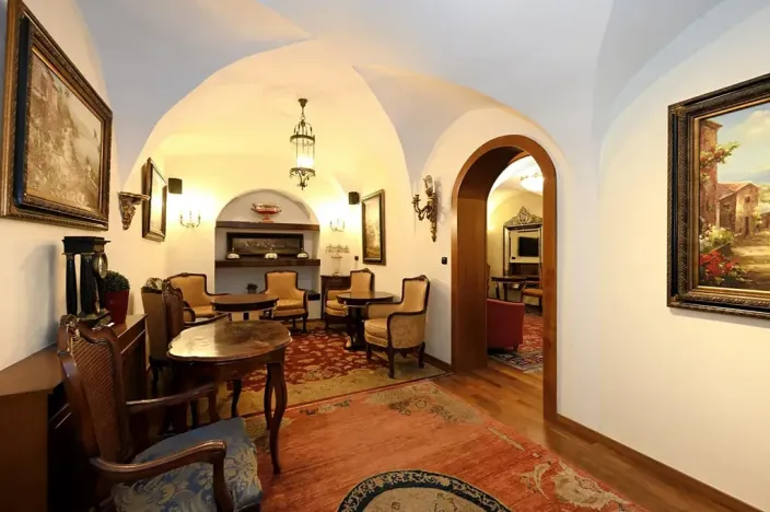 Pronájem obchodního prostoru, Praha - Malá Strana, Maltézské náměstí, 71 m2