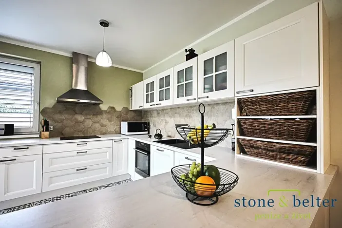 Prodej rodinného domu, Měšice, V lukách, 267 m2