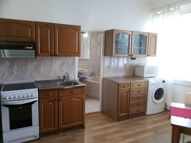 Pronájem bytu 2+1, Praha, Kladenská, 82 m2