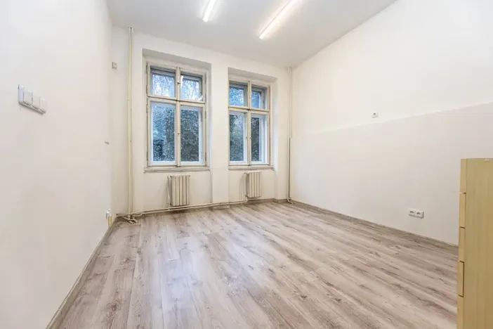 Pronájem obchodního prostoru, Praha - Žižkov, Husitská, 135 m2