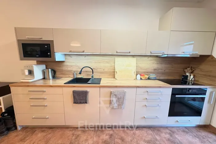 Pronájem rodinného domu, Hradec Králové, Mikoláše Alše, 102 m2