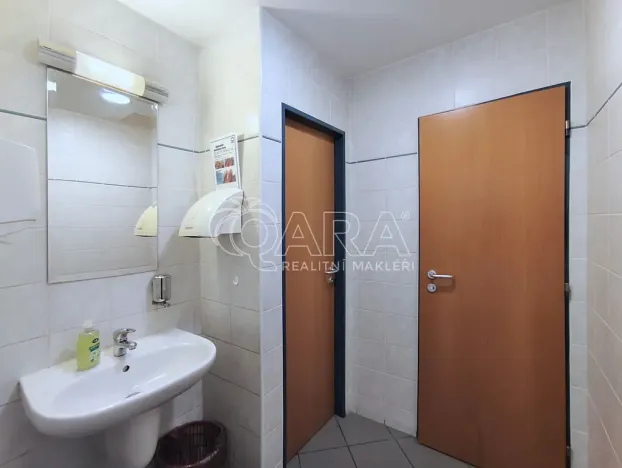 Pronájem kanceláře, Praha - Nusle, Hvězdova, 240 m2