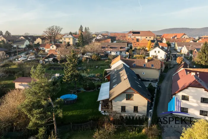 Prodej rodinného domu, Neumětely, V Chaloupkách, 220 m2