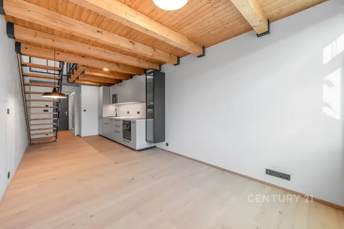 Pronájem bytu 3+kk, Praha - Vysočany, Kolbenova, 66 m2