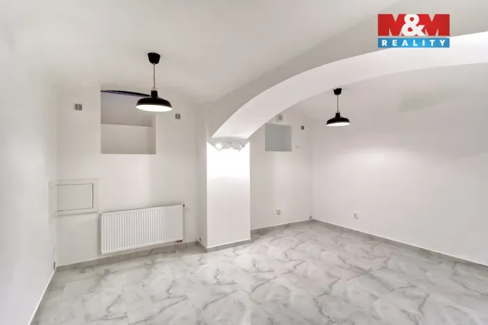 Prodej obchodního prostoru, Praha, Víta Nejedlého, 72 m2