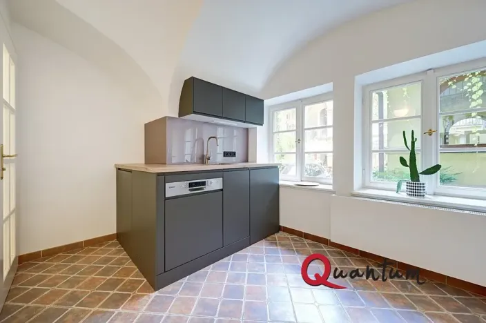 Pronájem kanceláře, Praha - Hradčany, Loretánské náměstí, 26 m2