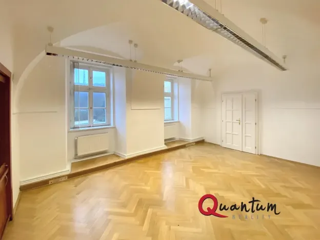 Pronájem kanceláře, Praha - Hradčany, Loretánské náměstí, 26 m2