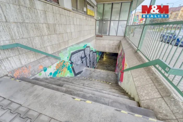 Pronájem skladu, Plzeň - Jižní Předměstí, Husova, 371 m2